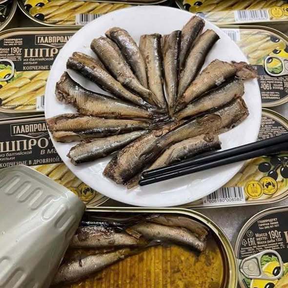 ( Combo 5 hộp ) Cá trích Nga - Cá trích hun khói ngâm dầu nhập khẩu Nga