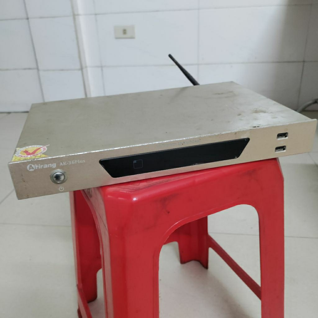 Đầu Karaoke android Ariang cắm lên hình như hình