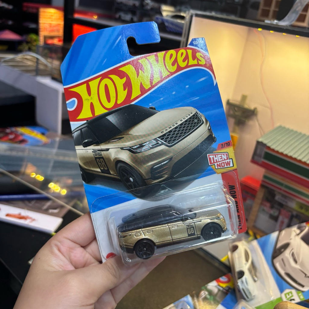 Hot Wheels Range Rover Velar tỉ lệ 1:64