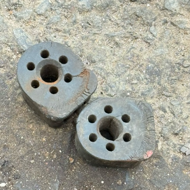 CẶP CAO SU CHỐNG RUN GẮN BÁT YÊN XE CUB CÁNH ÉN ĐỜI 80, XE MD50-MD90 ZIN