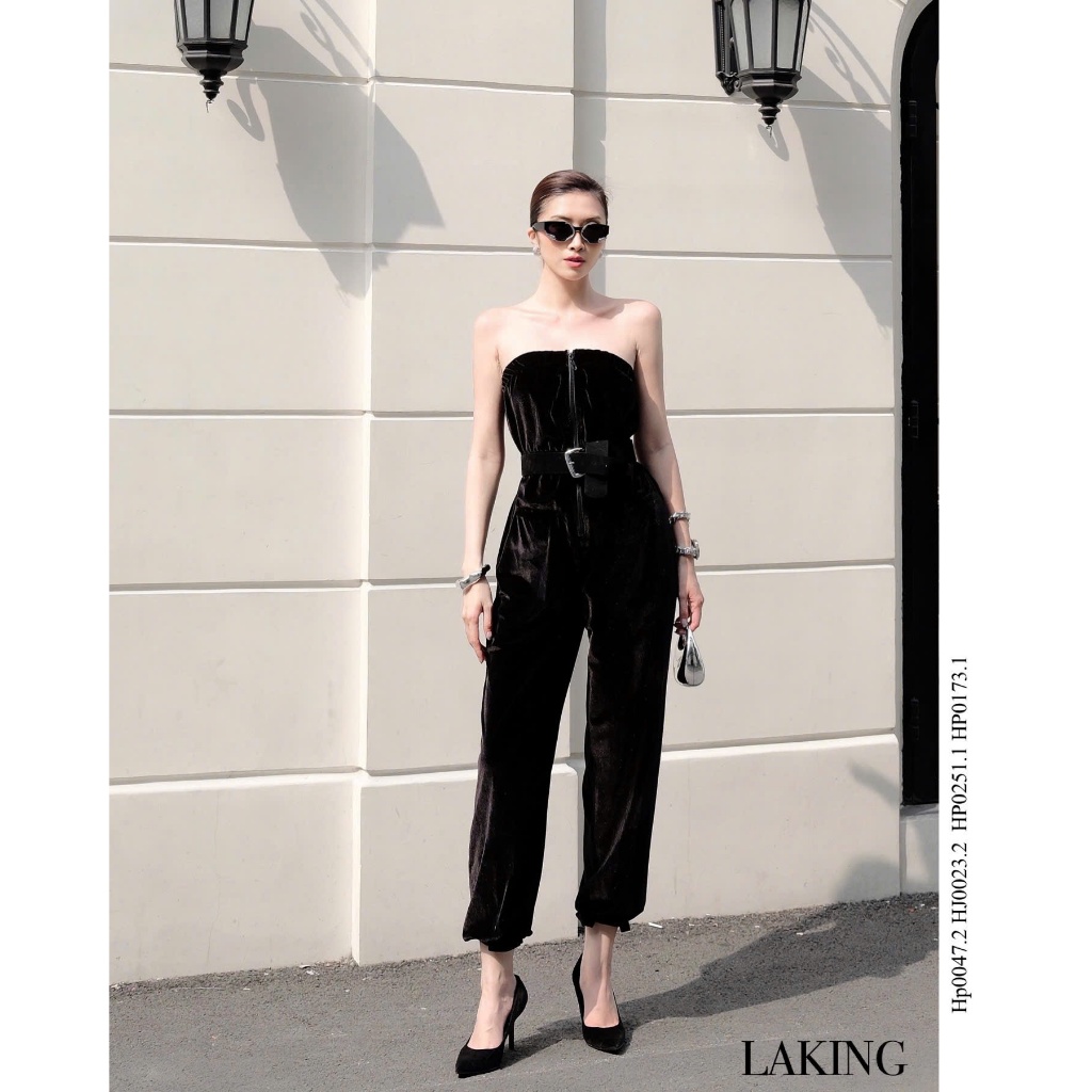 LAKING —JUMPSUIT ĐEN NHUNG BO GẤU + BELT ĐEN (J232)