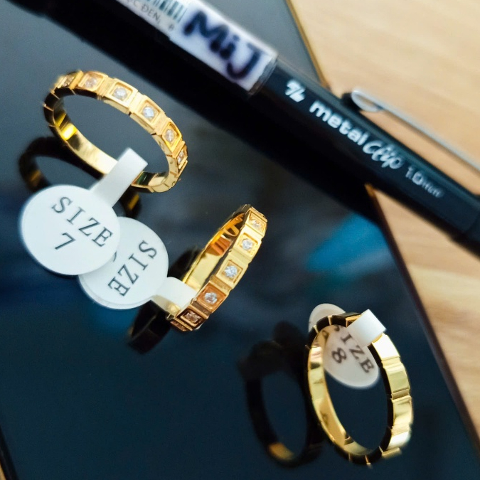 [GIÁ 1 CHIẾC] NHẪN TITAN MẠ VÀNG ĐÍNH  ĐÁ