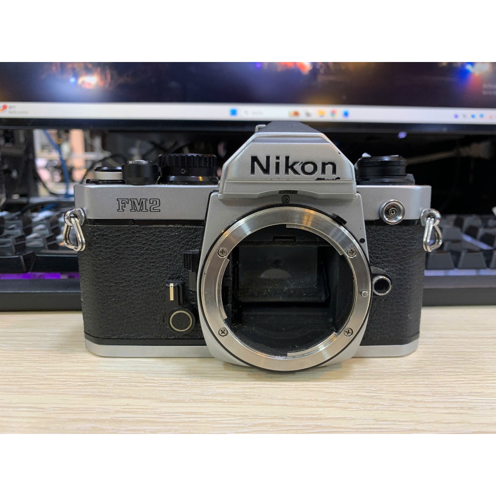 Máy ảnh film Nikon FM2