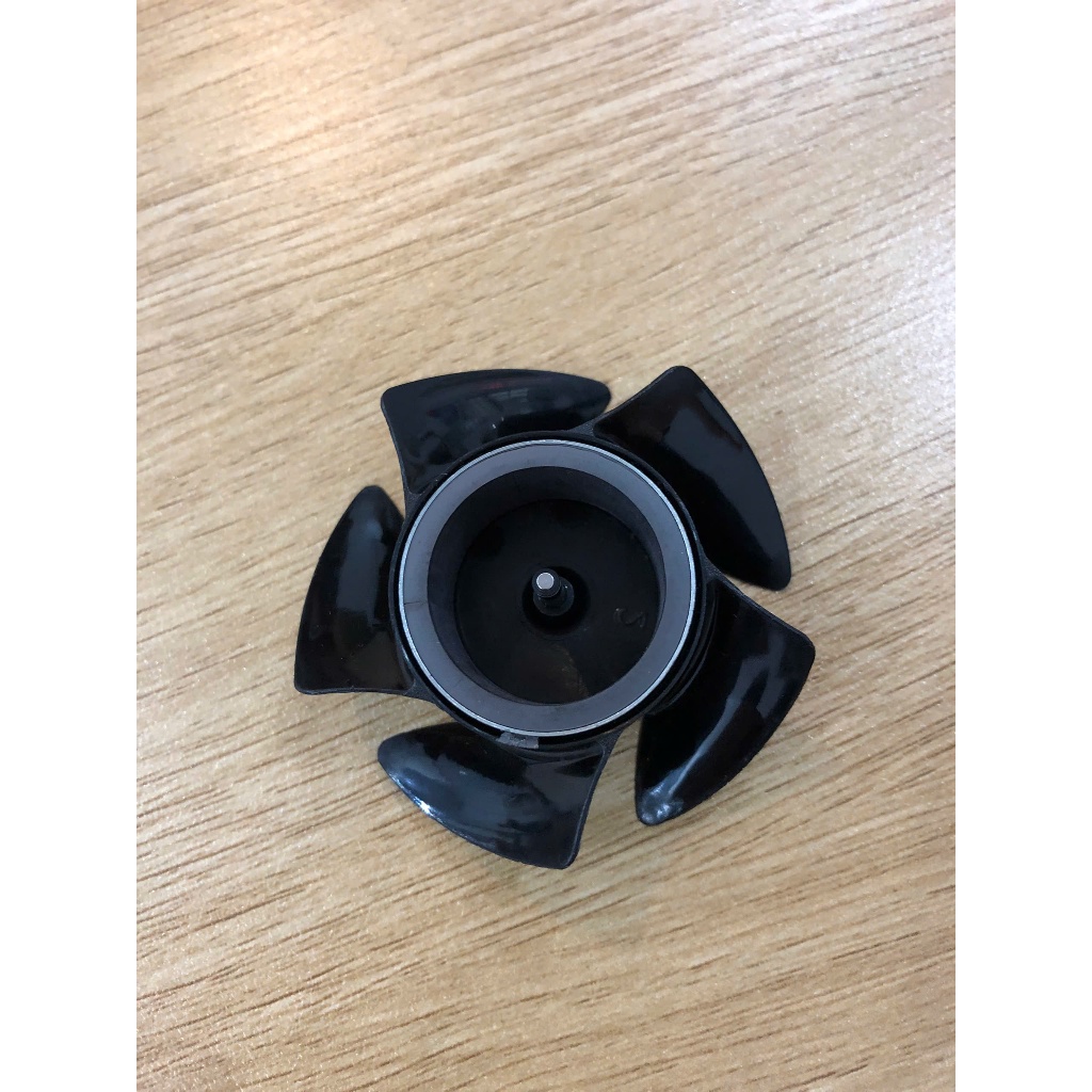 Cánh Quạt Kèm Nam Châm Quạt Tirek F17