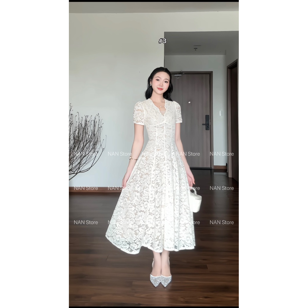 NAN Store - Váy ren hoa thiết kế cổ V lót nude dáng dài xoè