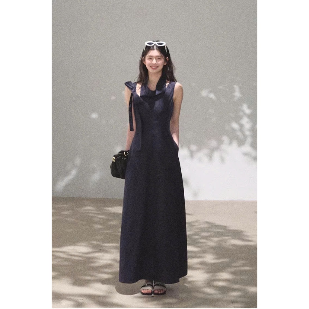 [OAKMOO]  Váy vest cổ yếm  - màu đen