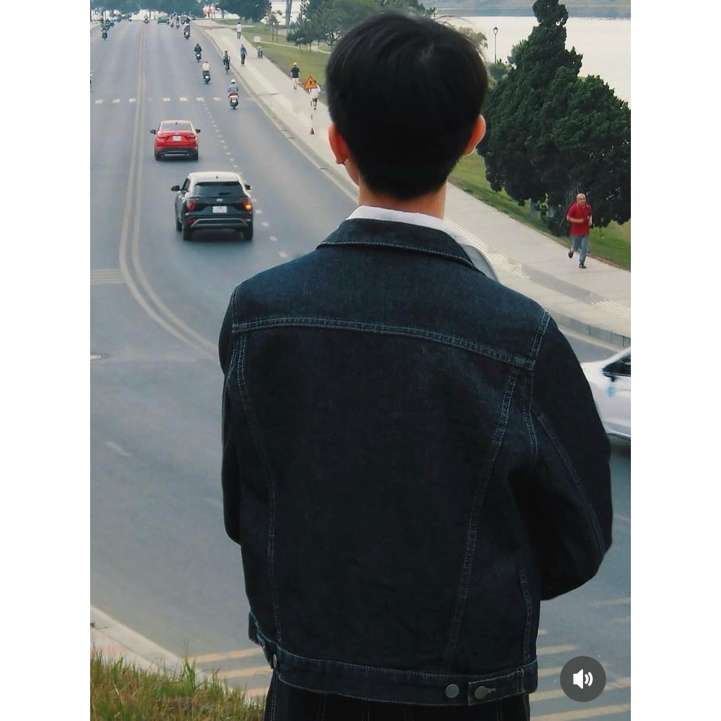 [LXR CROPPED RAW DENIM JACKET - UNIQLO]