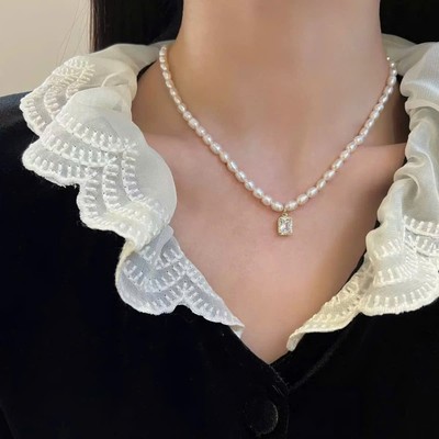 Dây Chuyền Ngọc Trai Hạt 6ly Mặt Đá Vuông Sang Trọng, Thanh Lịch - Ngọc Trai Trường Thịnh