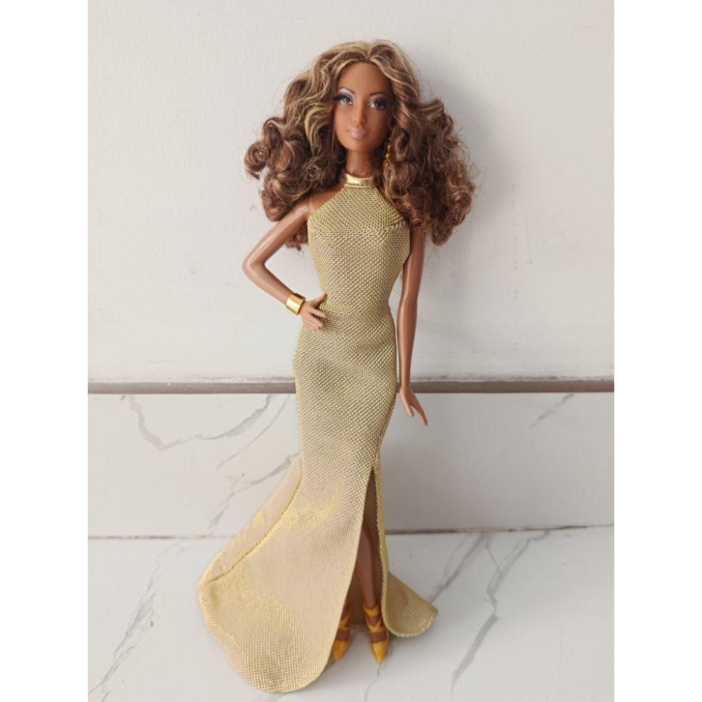Búp bê Barbie The Look Red Carpet Gold Gown