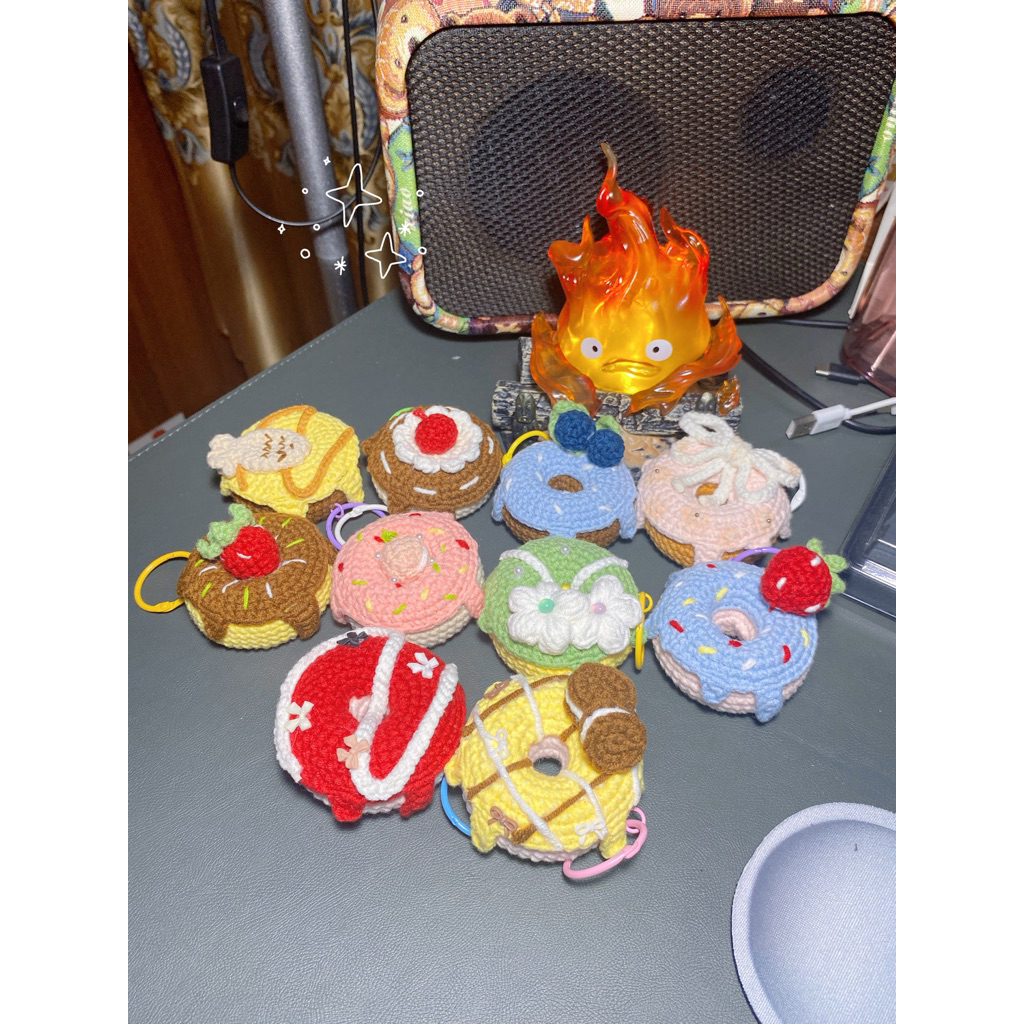 Móc khoá bánh donut bằng len, móc khoá len bánh donut, bánh donut bằng len