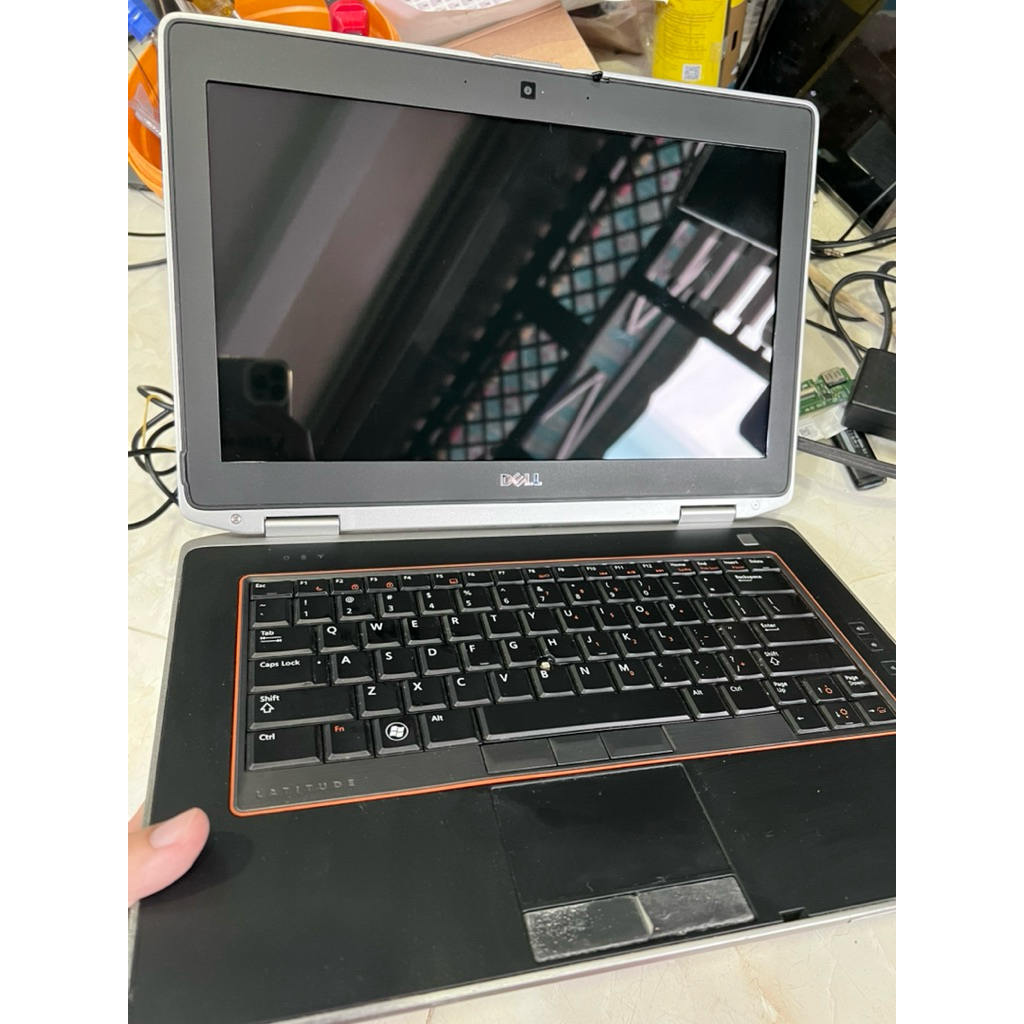 Laptop cỏ văn phòng nghe nhạc I7 Gen 2 Ram 8gb Ssd 120gb pin không cầm , cắm sạc trực tiếp dùng
