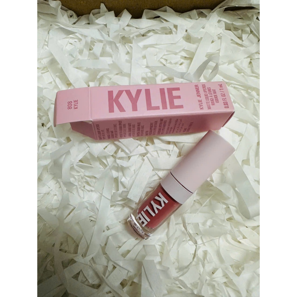 Son Kem KYLIE JENNER Matte Liquid Lipstick màu 808