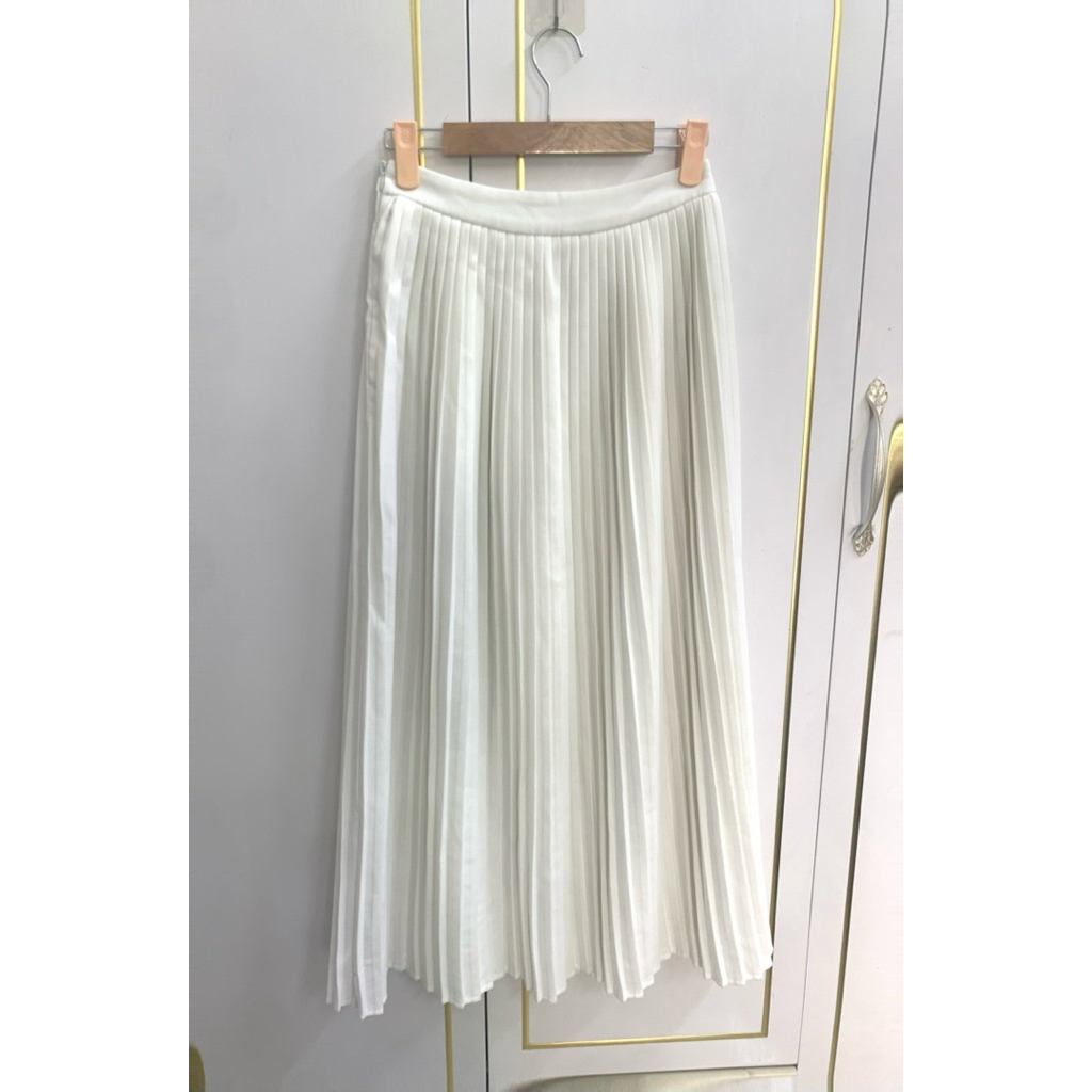 pass chân váy xếp ly trắng Alice Boutique sz M