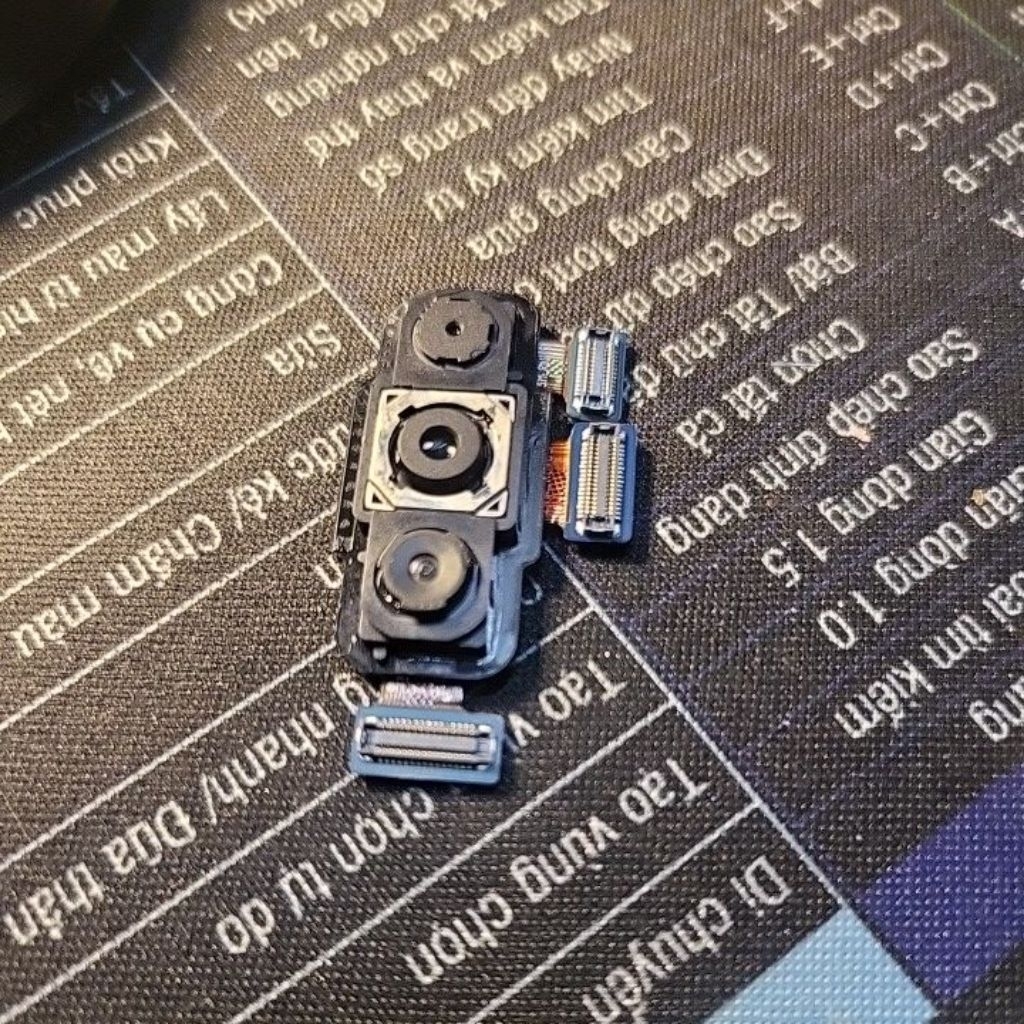 Cụm Camera sau Samsung A750 bóc máy