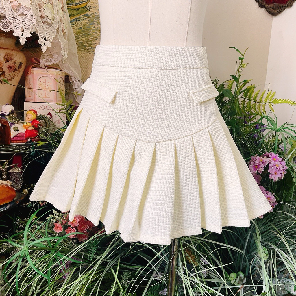 Pass - Váy kem xếp ly Edini