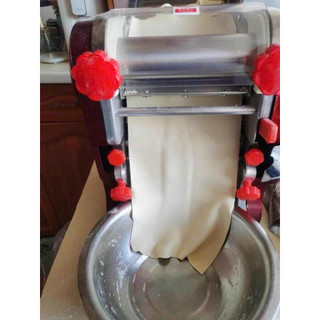 MÁY CÁN MÌ /máy cán bột JUNZIFU 24cm máy mới