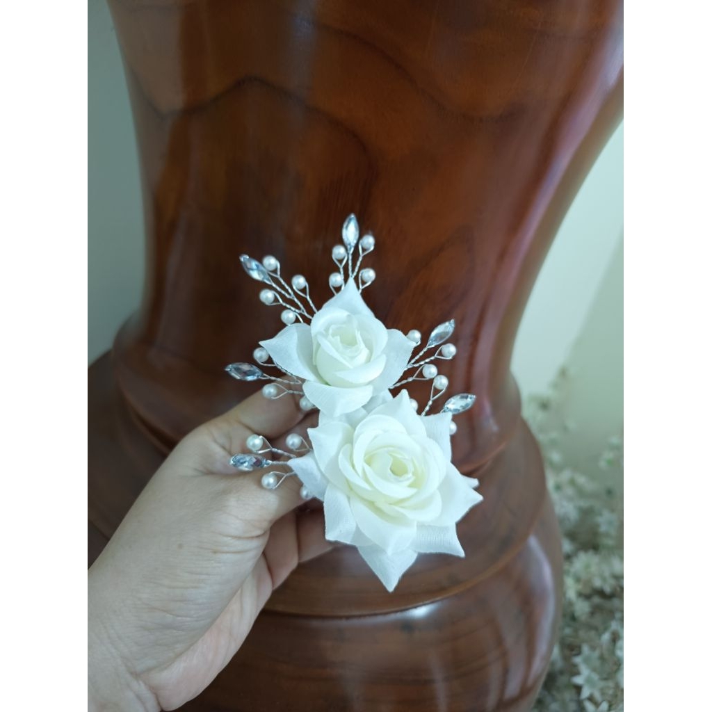 1 cài tóc a kẹp hoa hồng 2bong