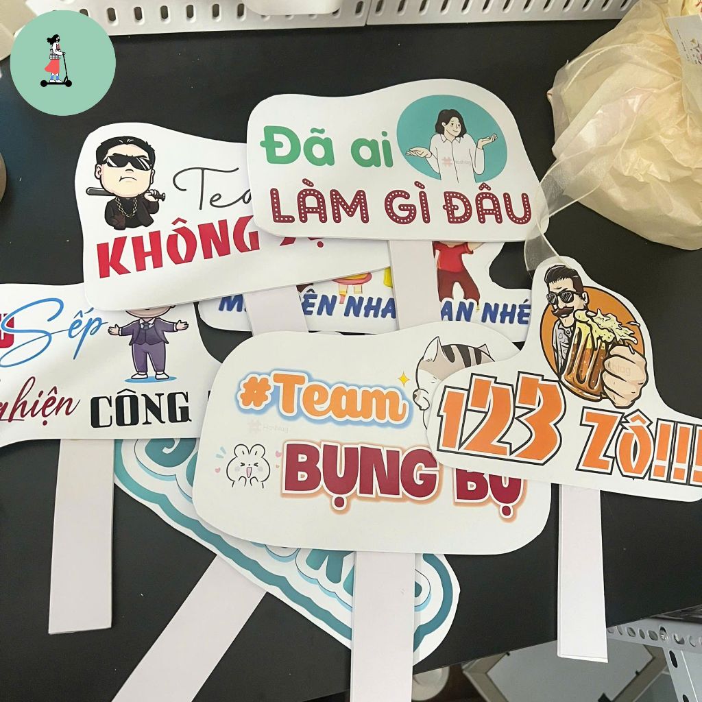 Hashtag Cầm Tay In Ảnh Theo Yêu Cầu