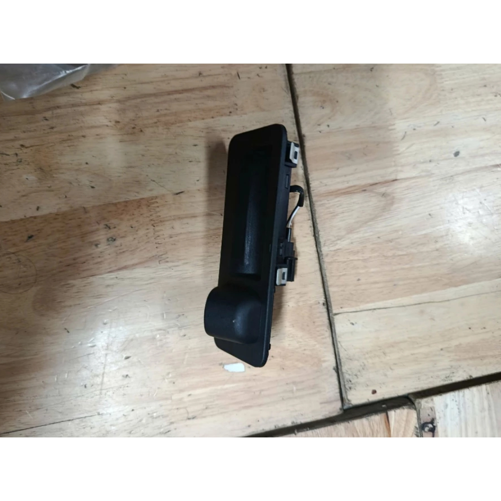 Công tắc mở cốp Huyndai Accent, Elantra 2016-2021 hàn 81260F2010