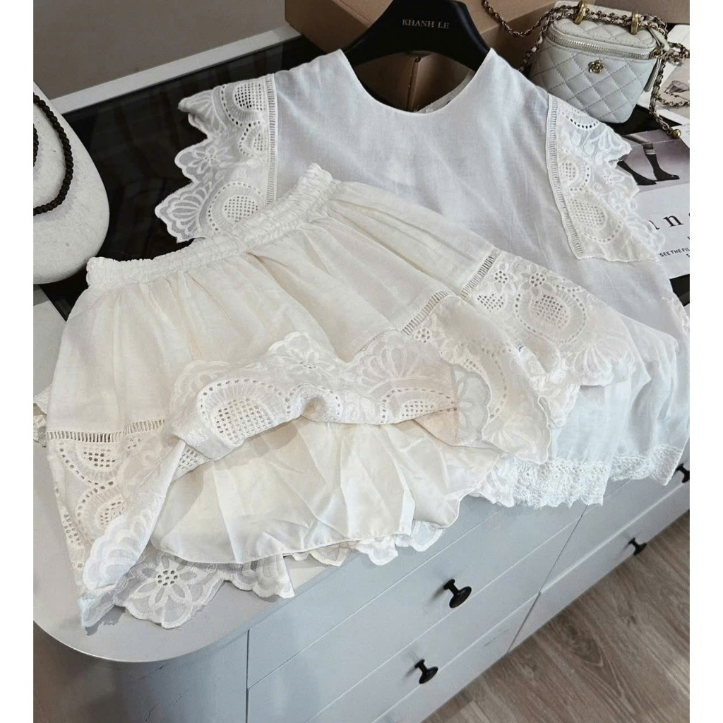 (Hàng Hot): Set Bộ 2 Món Áo Cổ Tròn Tay Bèo Cánh Tiên Hoa Độc Lạ + Chân Váy Xoè Xinh Chất Thô Boi-ẢNh Thật Lollaye | BigBuy360 - bigbuy360.vn