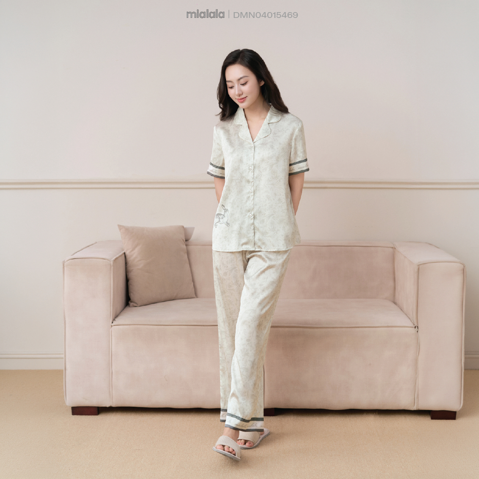 Đồ mặc nhà lụa cổ điển Mialala 5469 phiên bản cúc trắng họa tiết con thỏ | BigBuy360 - bigbuy360.vn