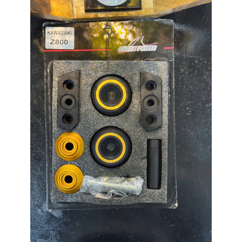 chống đỗ sườn Kawasaki Z800 - chống ngã Z800