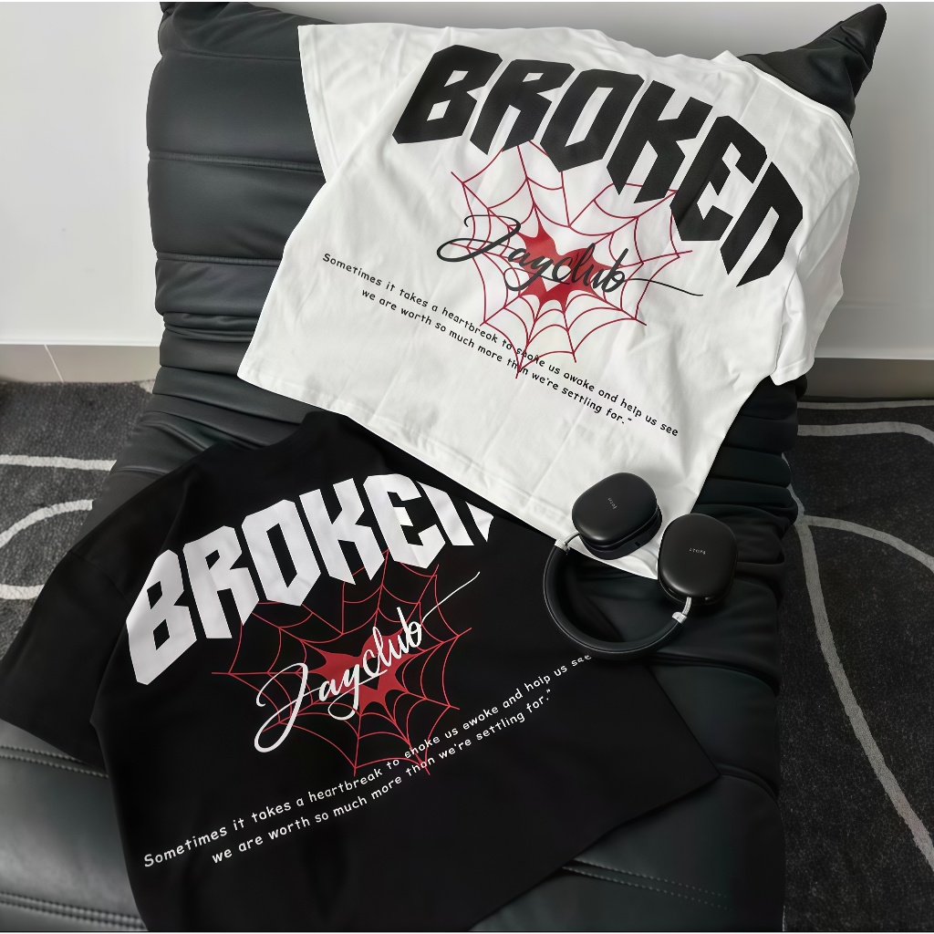 HEART BROKEN TEE BOXY-Ao thun cổ tròn form rộng nam nữ unisex màu ĐEN / TRẮNG