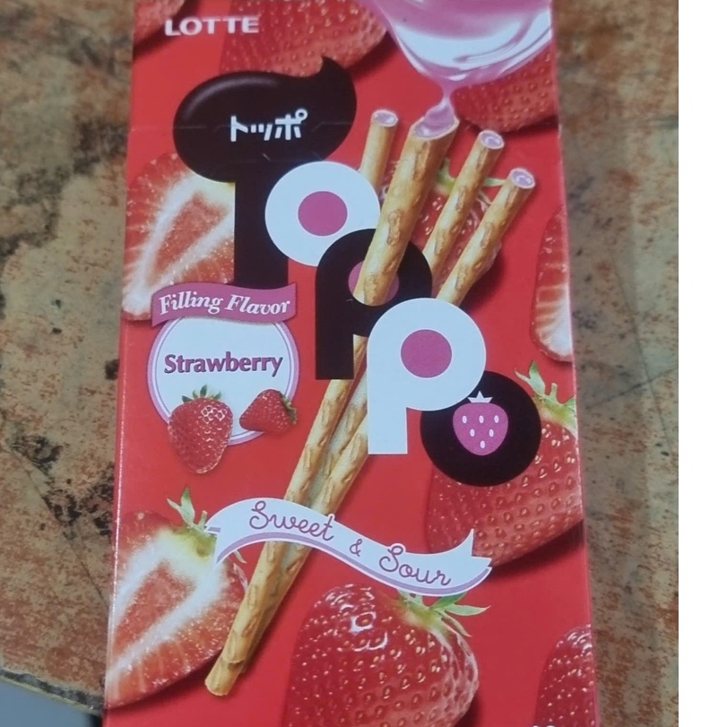 Bánh Que Kem Dâu Ngọt Chua Lotte Toppo