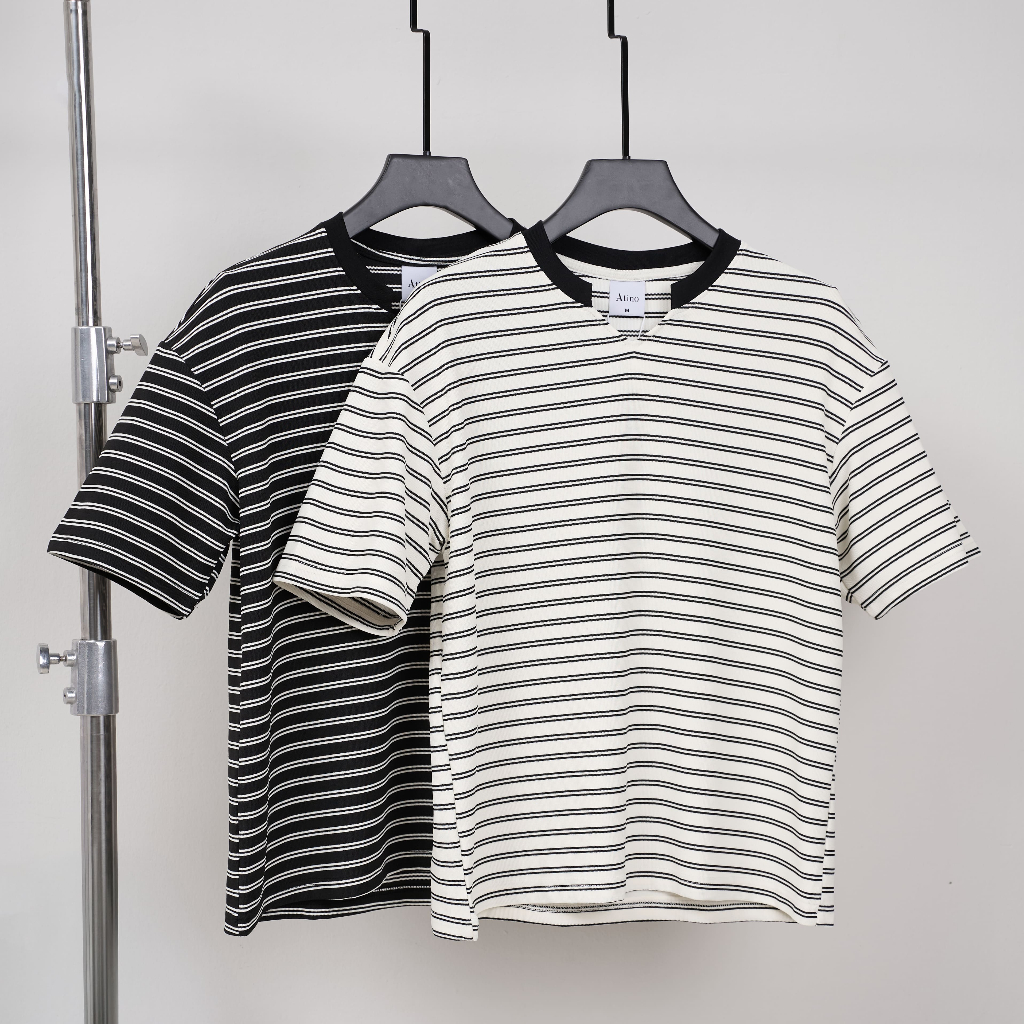 Áo Phông Nam ATINO Form Loose Dáng Rộng Cổ V Phối Bo Kẻ Ngang Co Giãn L.2.2822