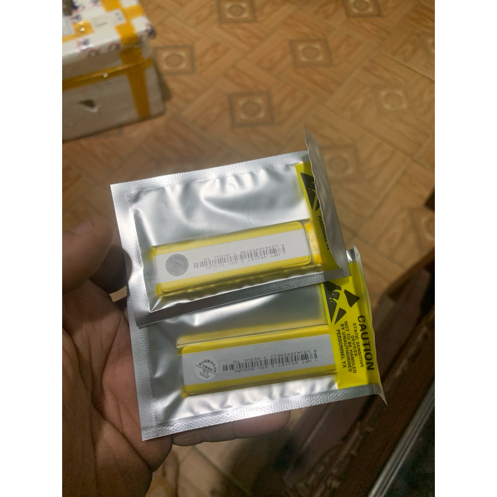 2 Cell pin thay thế Pocket 1, 2. Chỉ 2 cell pin không bao gồm mạch và cáp