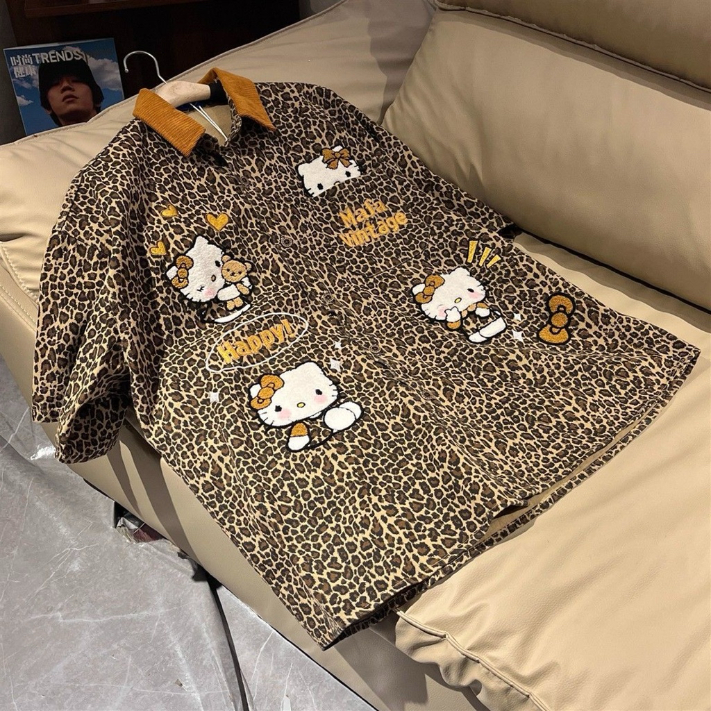 Áo sơ mi hoạt hình HelloKitty màu nâu beo - Áo thiết kế họa tiết Kitty dễ thương phối nâu beo cá tín
