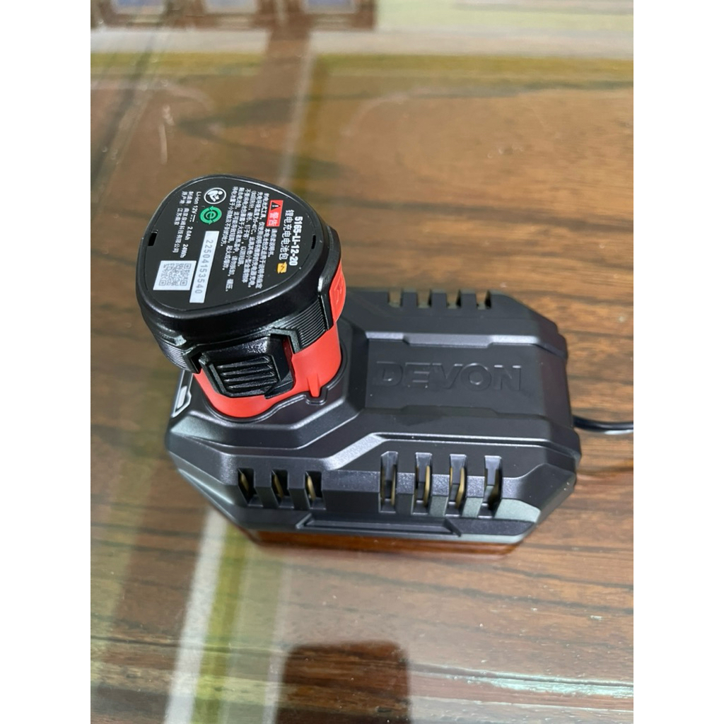 Sạc pin DEVON 12V chính hãng