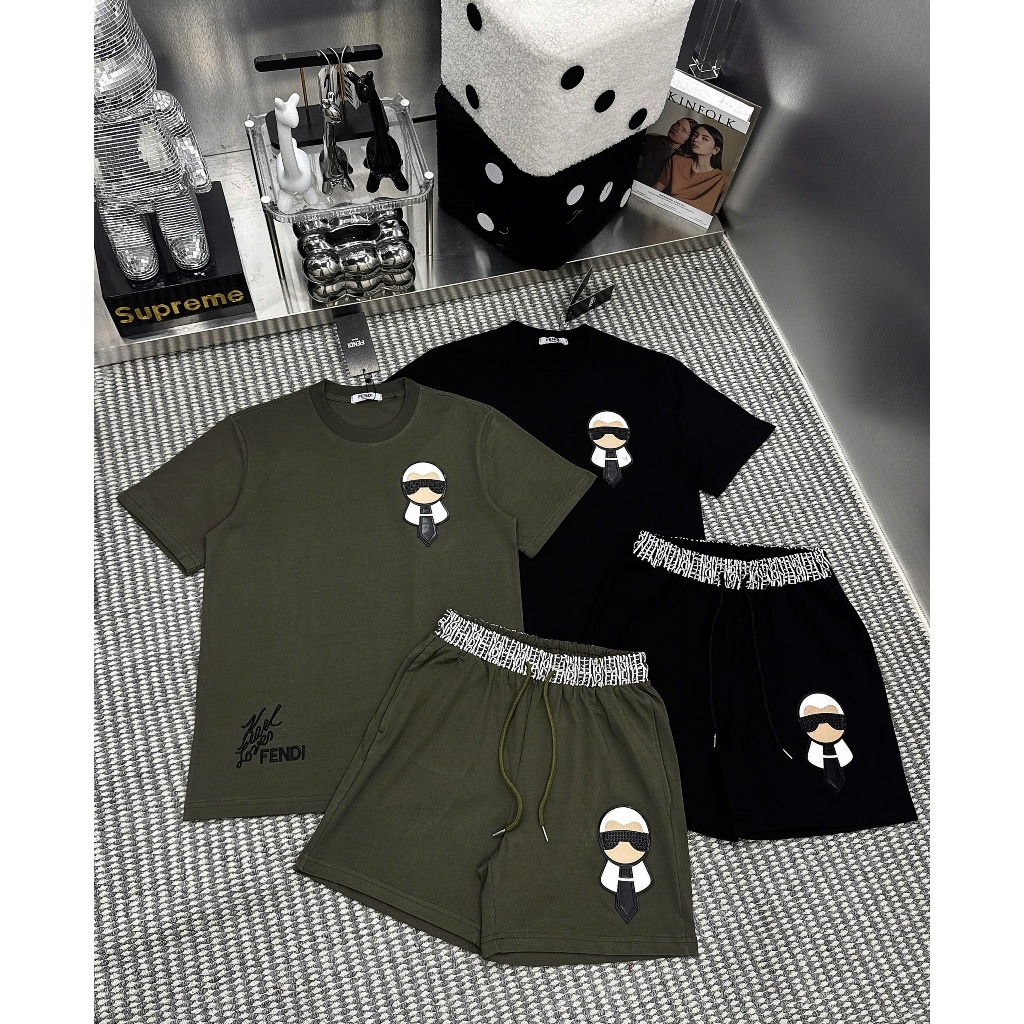 Bộ Cộc Nam Nữ Fen/di Thêu hình người cà Vạt  Mùa Hè Chất Cotton - Bộ Cộc Hè Fen Di Họa Tiết In Đẹp