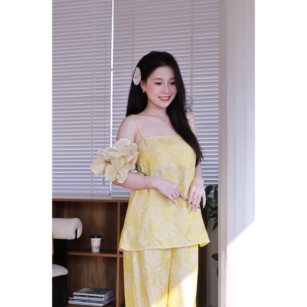 LYC FASHION - Thanh Hạ Set 2 Dây Mảnh Kèm Quần Ống Rộng | BigBuy360 - bigbuy360.vn