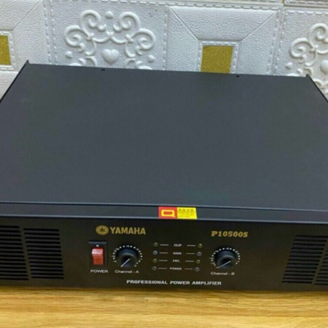 Cục Đẩy 2 Kênh Ya10500.2000W. 24 Sò Đánh 4 Loa 4 Tấc