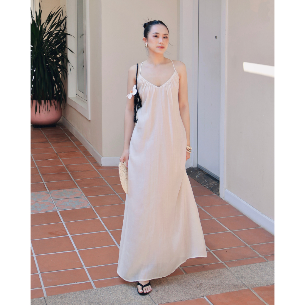 Đầm Maxi Đi Biển La Boutique Kiểu Cổ V Hở Lưng Chất Tơ Hàn Phom Suông Rộng SS26 - DD007-2604LAT | BigBuy360 - bigbuy360.vn