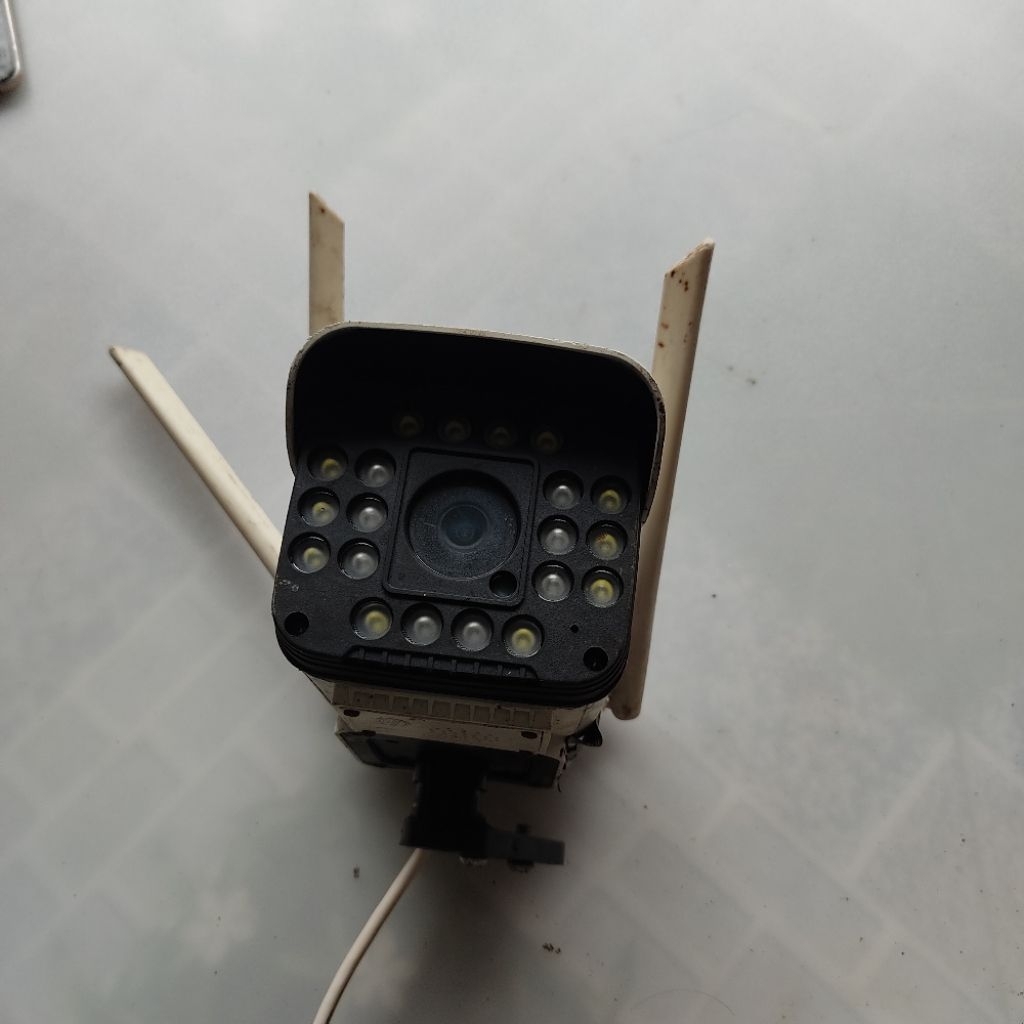 camera yoosee ngoài trời kèm thẻ nhớ cũ thanh lý