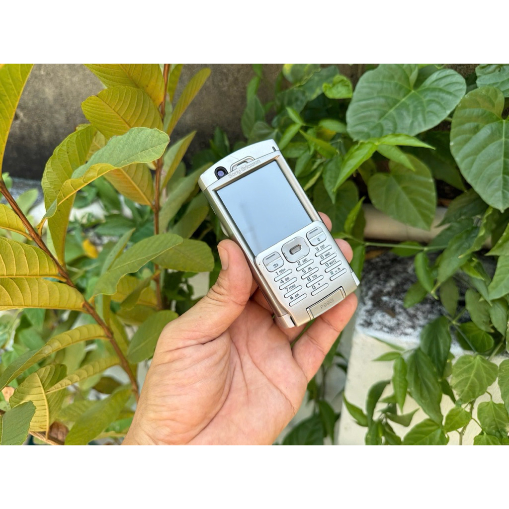 Sony ericsson p990i (9433) nhận mọi sim