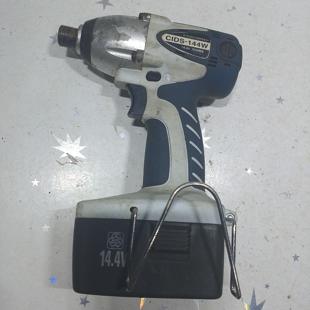 máy bắn vít bãi Nhật  cids 14,4v