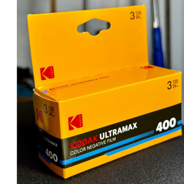[film mới]Combo pack 3 cuộn Kodak Ultramax 400 24EXP date 12/2027 film 35mm