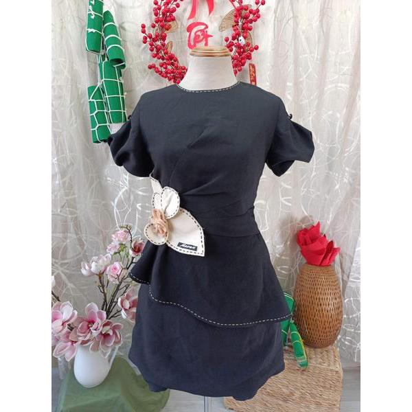 THE MAVEN thanh lý - Đầm chữ A hoa eo bymo - Size S