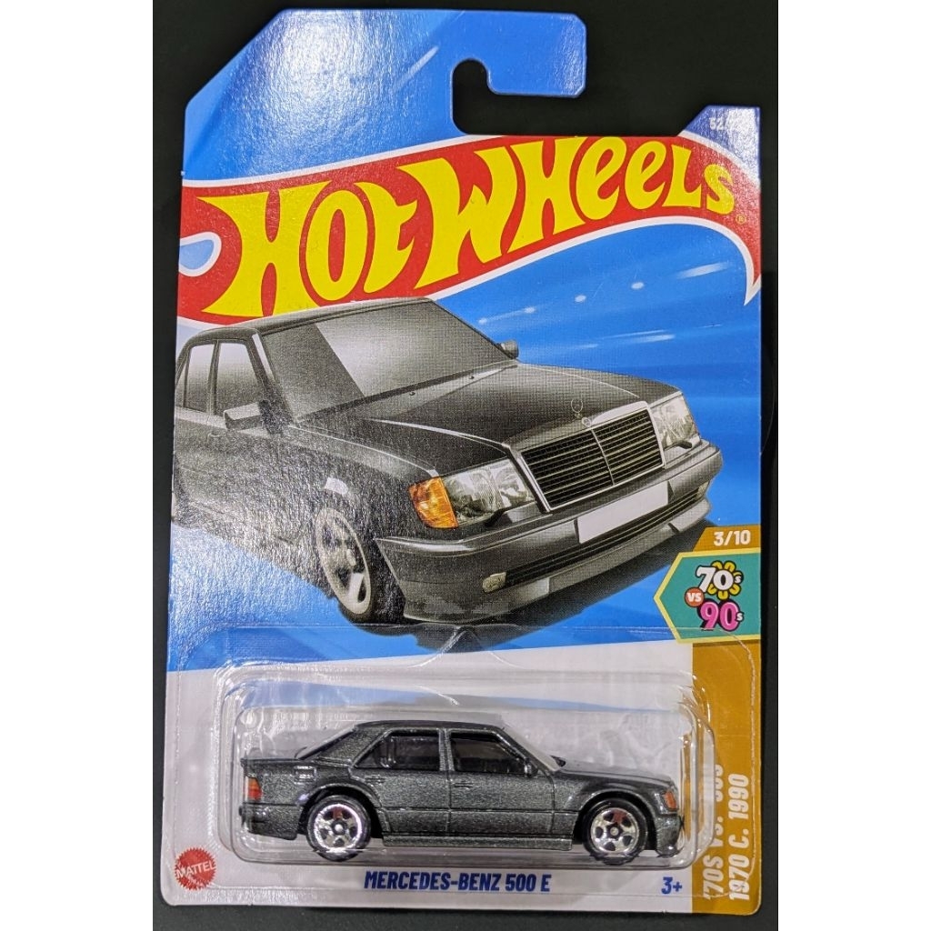 Xe mô hình Hotwheels 70s vs 90s - Mercedes-Benz 500E