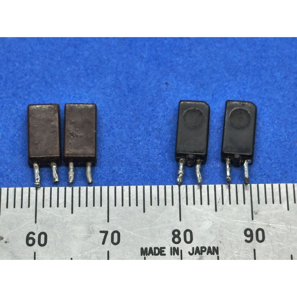 Điện trở Siemens màng kim loại cổ (Molded Radial Metal Glaze Resistor)