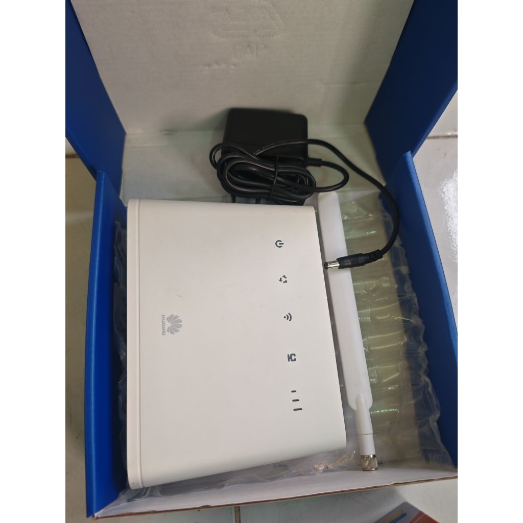 Bộ phát Wifi 3G/4G LTE Huawei B311-221 tốc độ 150Mbps. Hỗ Trợ 32 User, 1 WAN/LAN 1Gb - Phiên bản Quố
