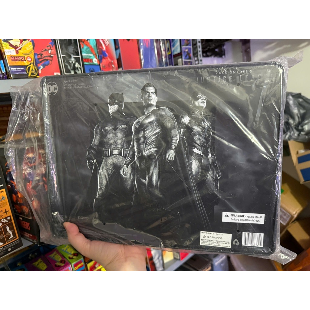 Mô hình MEZCO Batman, Superman & Flash (Zack Snyder Justice League)