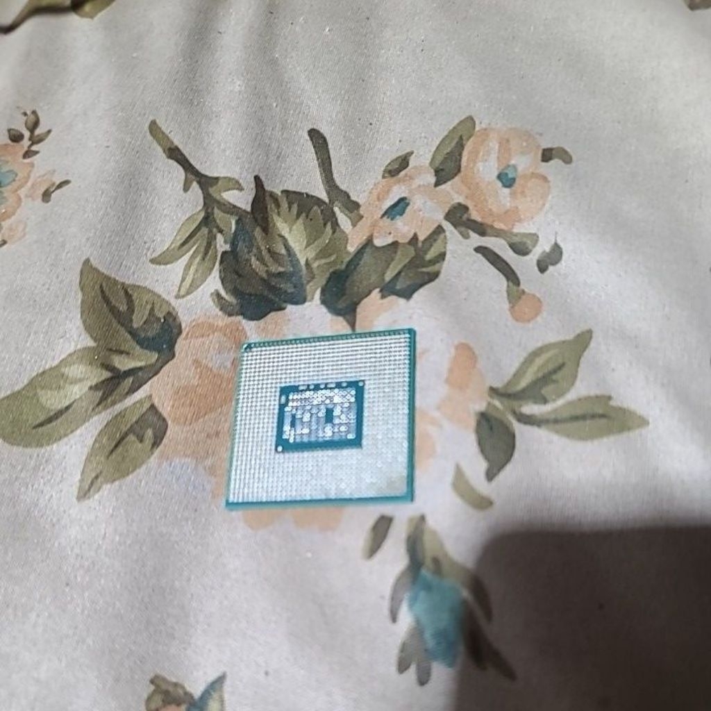 xác cpu i7 2630qm cắm vô nóng nhẹ kích tắt bán xác cho ae về nghiên cứu