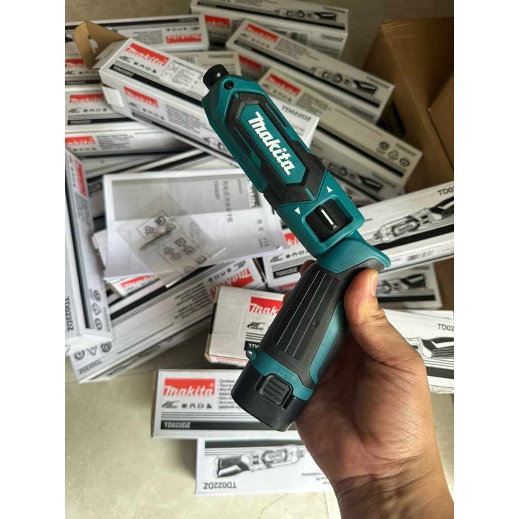 Vít gập Makita TD022D new hãng, chưa qua sdung mới 100%. Hệ có búa 25N/m cò bi lăn điều tốc.