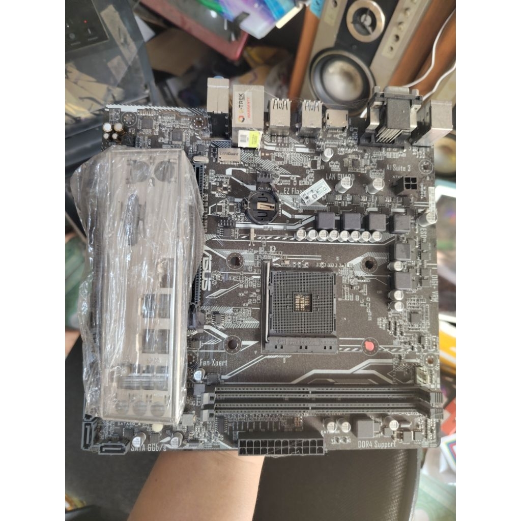 MSI A320 cho các dòng cấp thấp của socket am4 giá rẻ khác bán lại