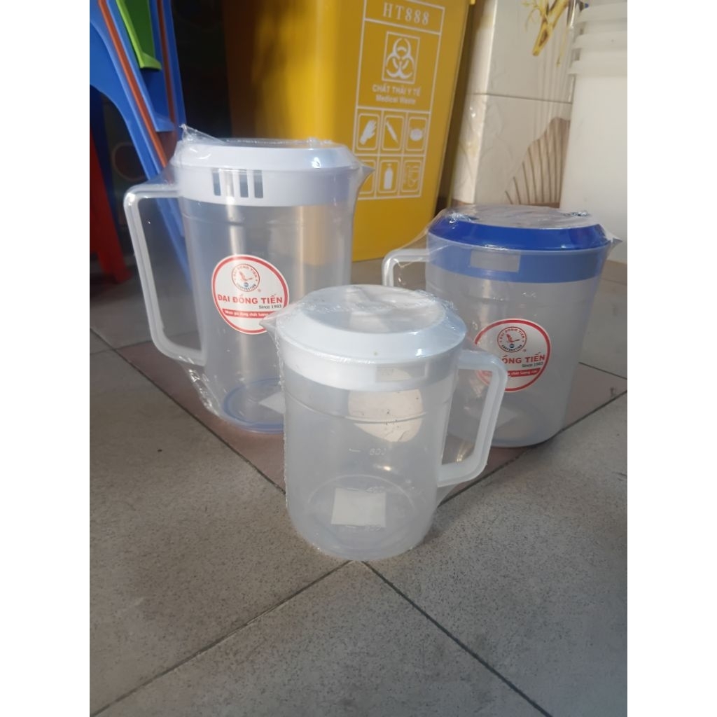 Ca nhựa trong suốt đựng nước, trà đá có quai ( 1 lít, 2 lít, 2 lít 5 )