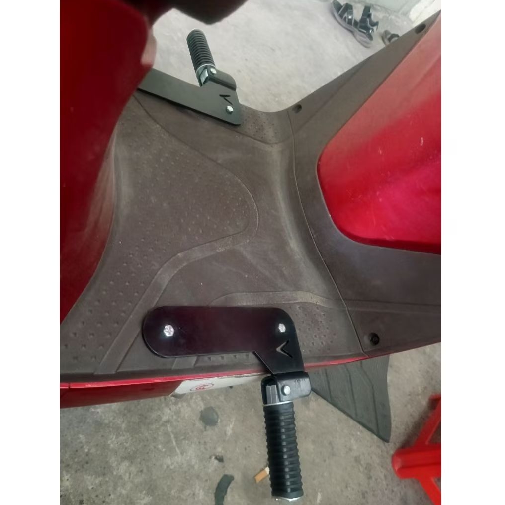 Gác chân phụ để trước Evo/Feliz